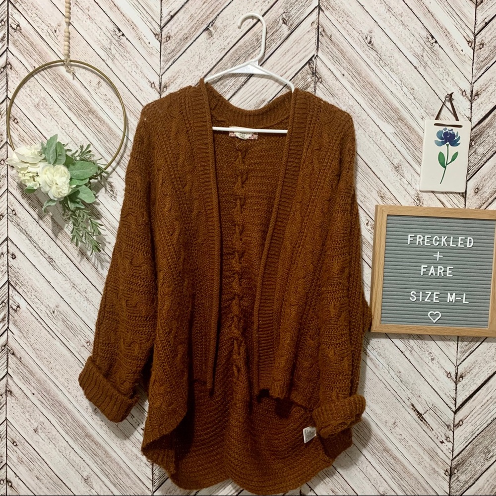 Oversized cardigan sweater in tobacco